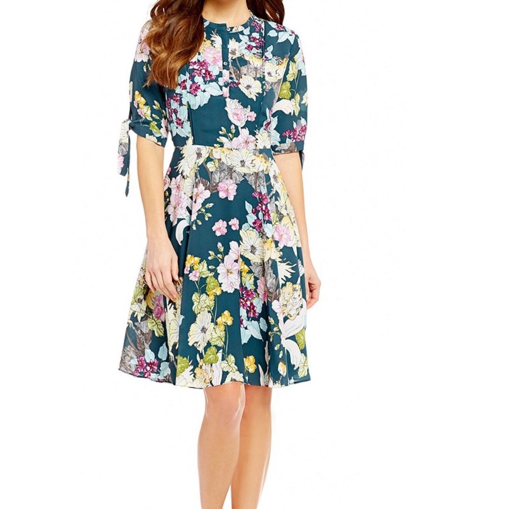 NWT Guess Floral Dress 👗